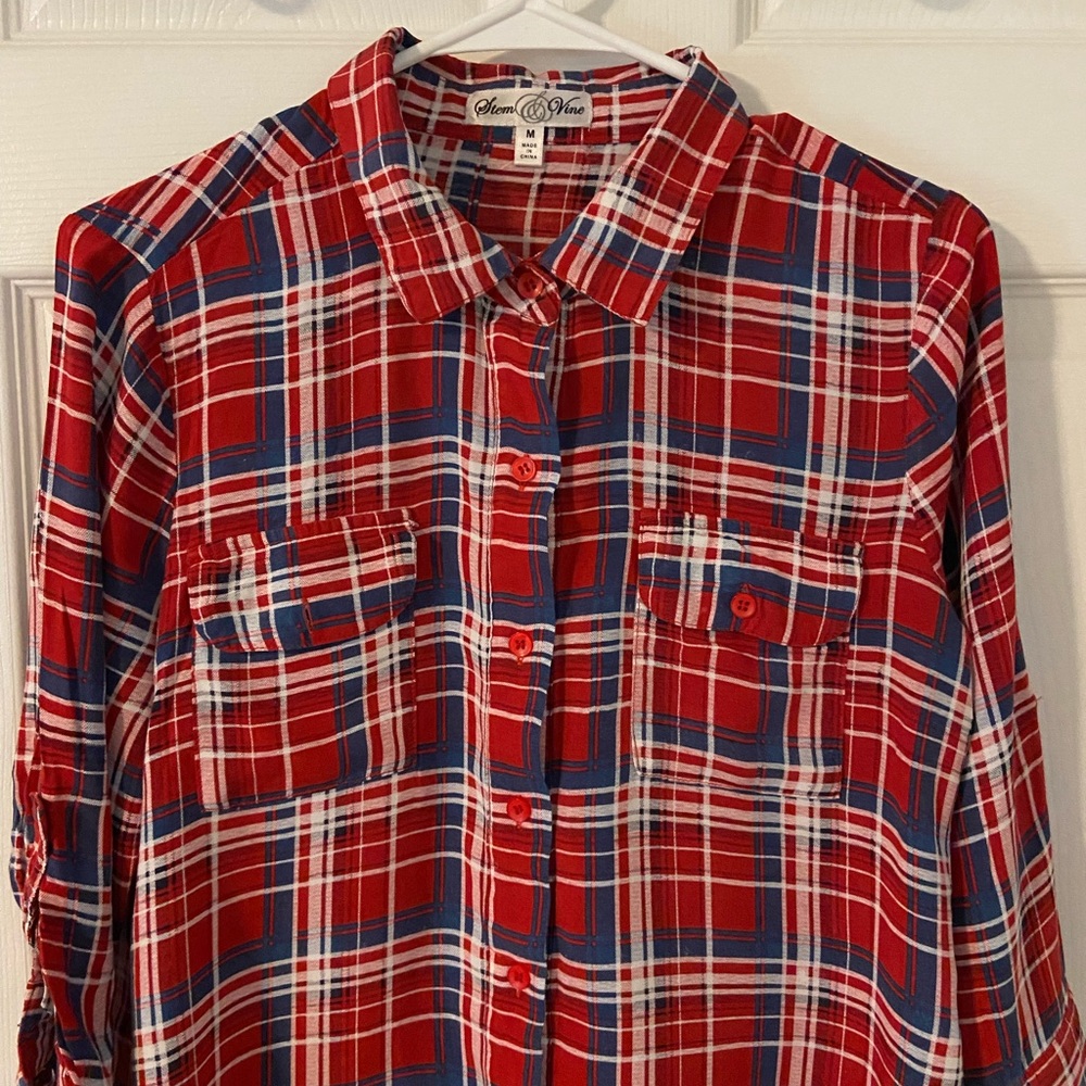 Stem & Vine Button Down Plaid Top, Size Medium.